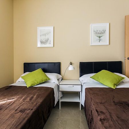 Total Valencia Center Apartment Bagian luar foto