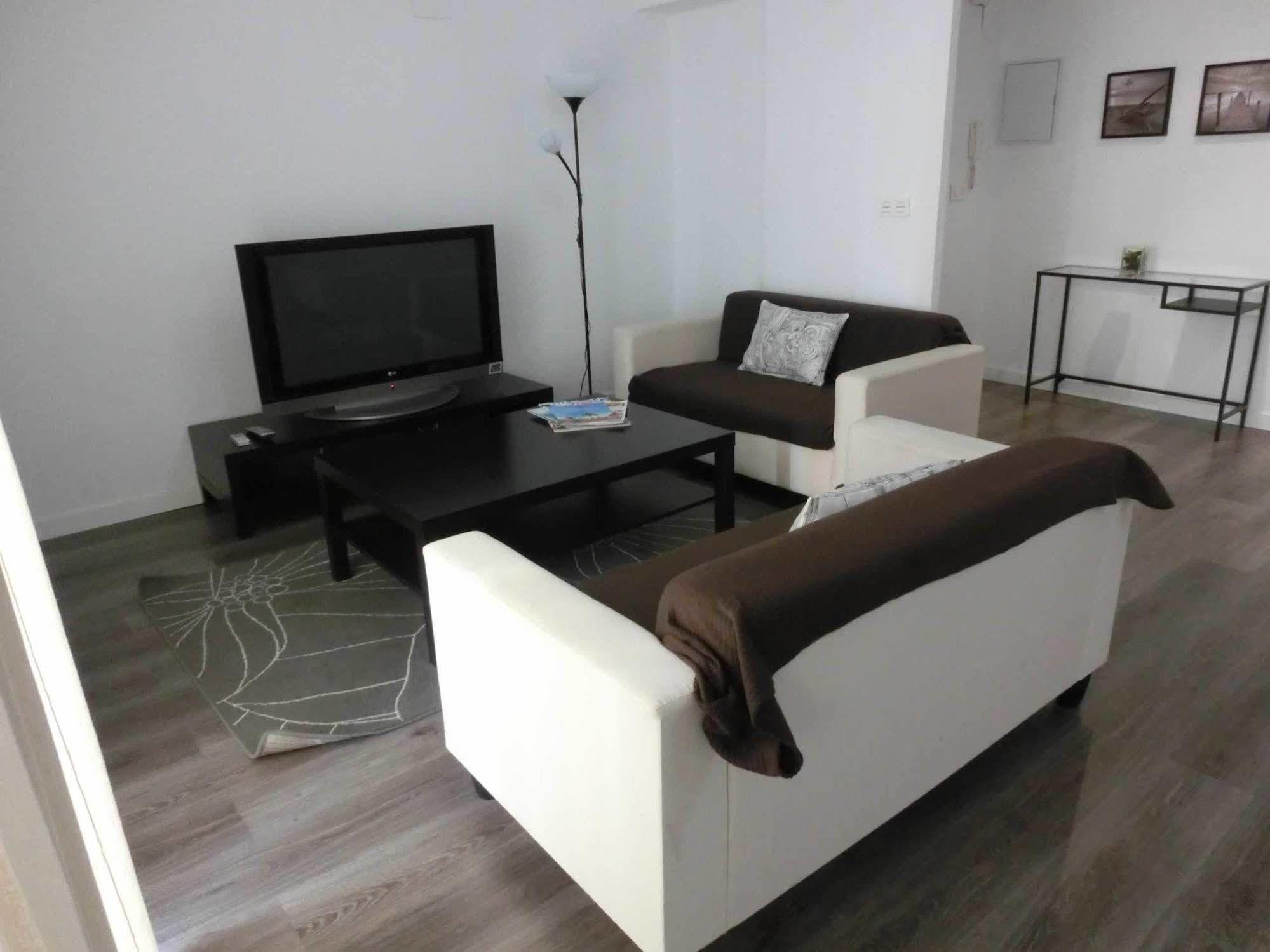 Total Valencia Center Apartment Bagian luar foto