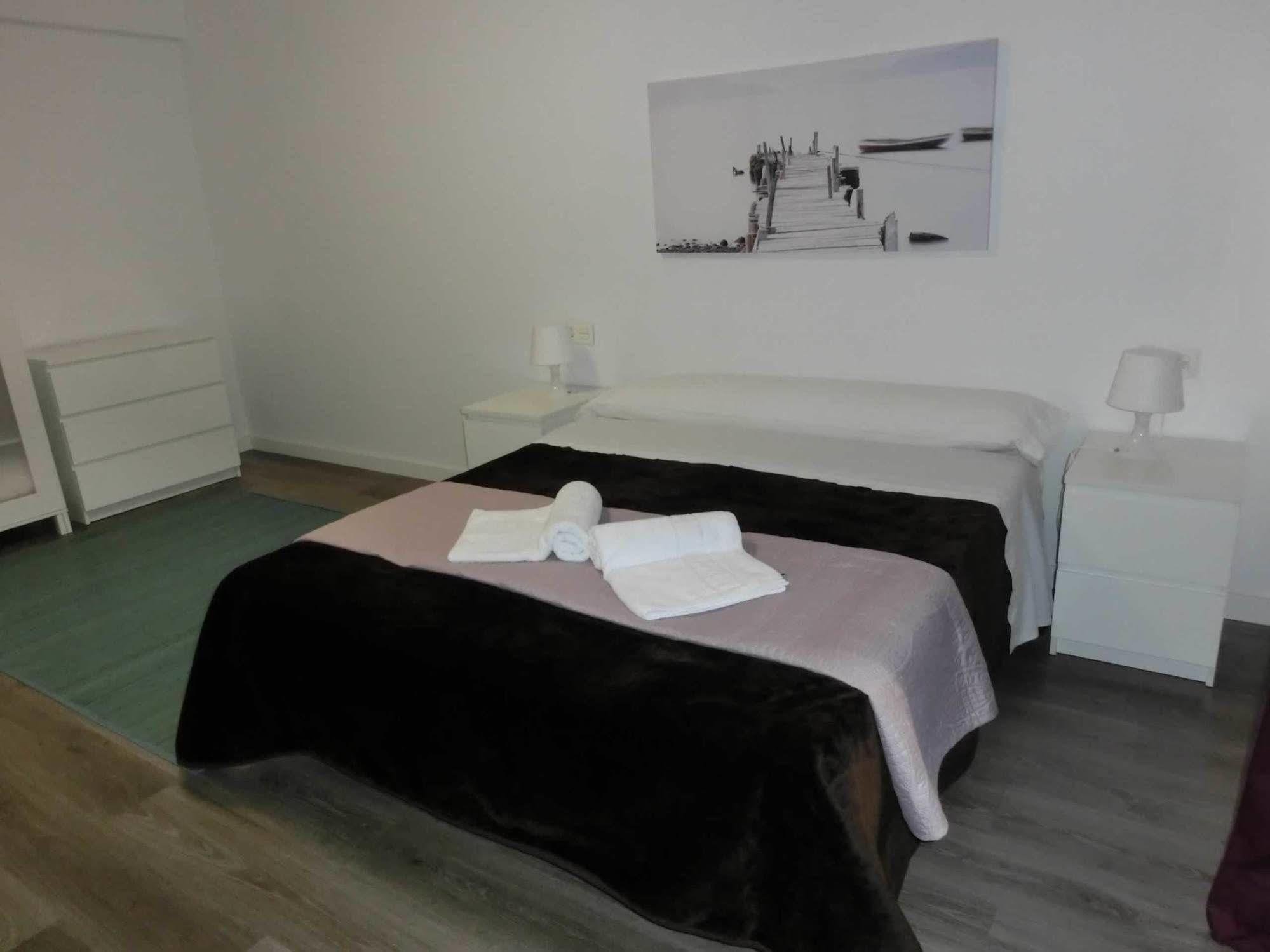 Total Valencia Center Apartment Bagian luar foto